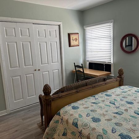 5 Min To Beach Large Living Room Fenced Backyard Bbq Firepit Driveway Boat Parking Lake Worth Beach Kültér fotó