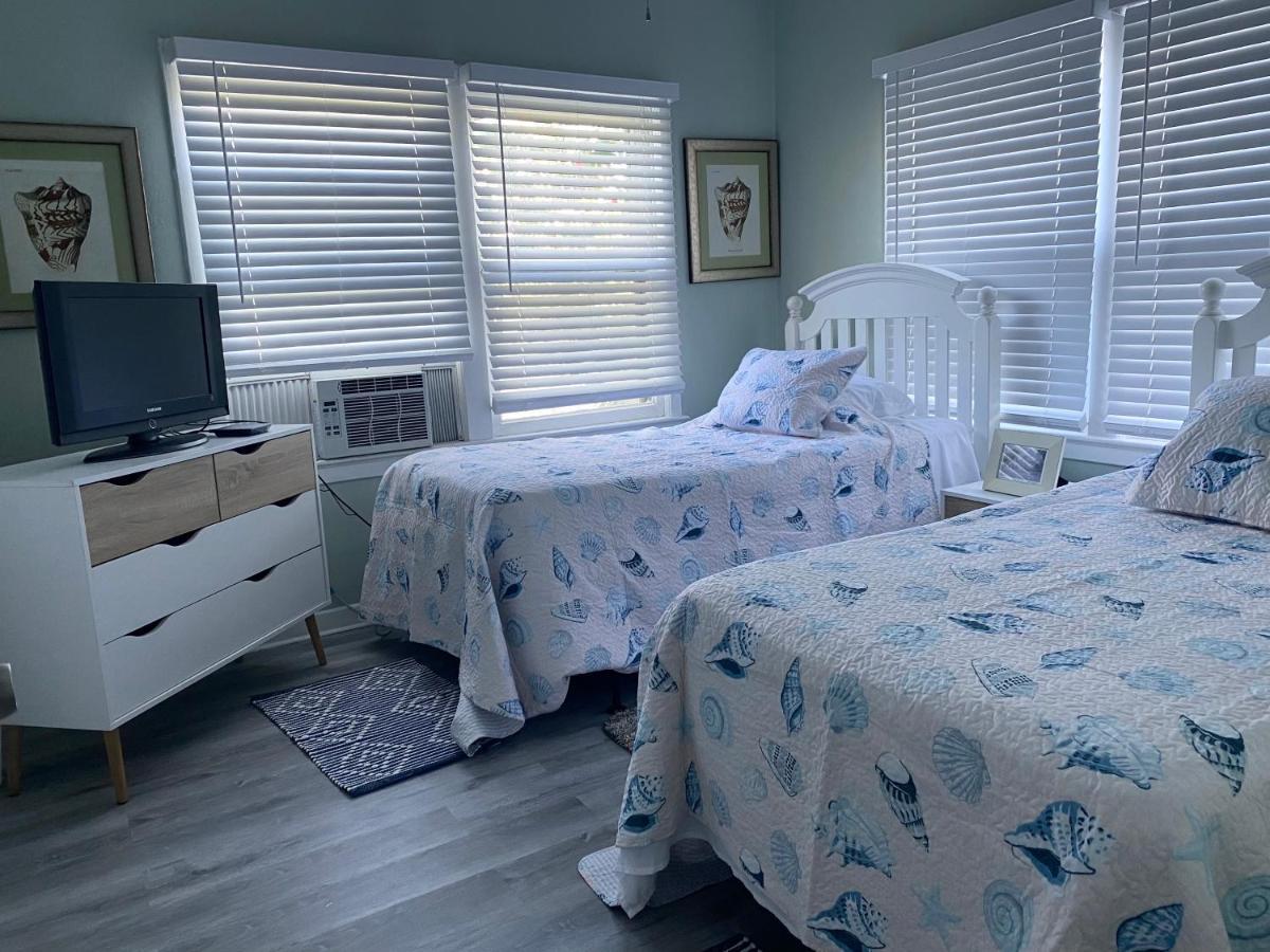 5 Min To Beach Large Living Room Fenced Backyard Bbq Firepit Driveway Boat Parking Lake Worth Beach Kültér fotó