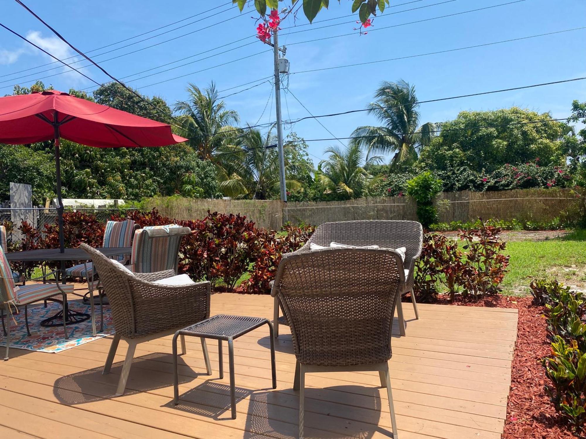 5 Min To Beach Large Living Room Fenced Backyard Bbq Firepit Driveway Boat Parking Lake Worth Beach Kültér fotó