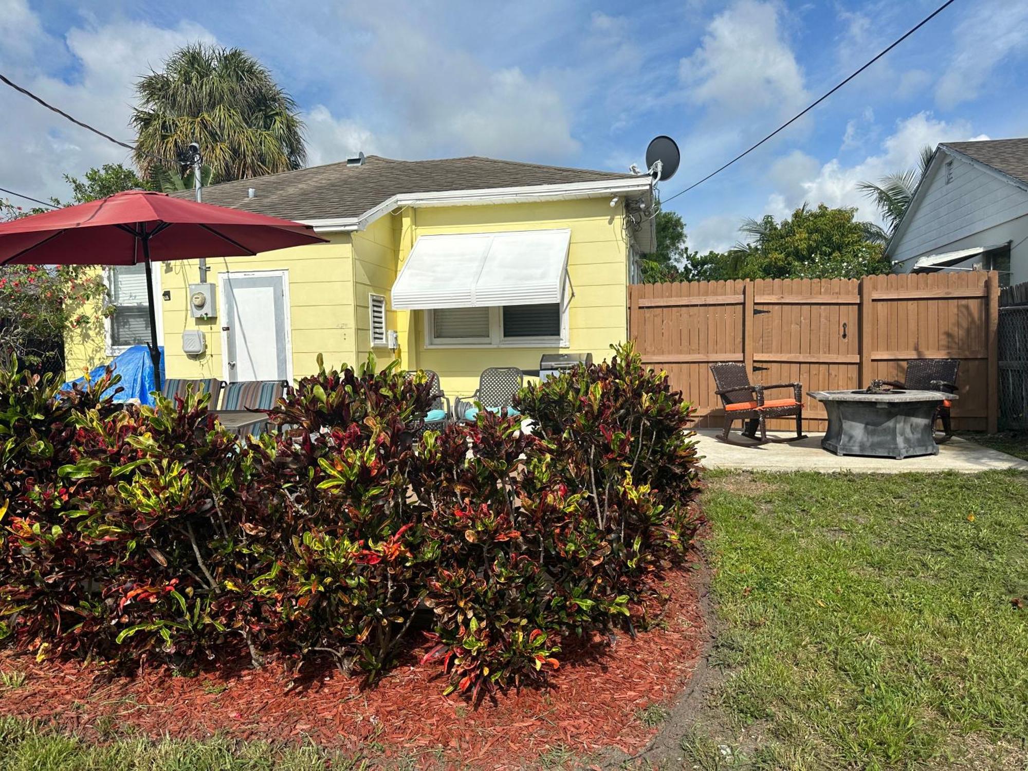 5 Min To Beach Large Living Room Fenced Backyard Bbq Firepit Driveway Boat Parking Lake Worth Beach Kültér fotó